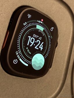 Apple Watch Ultra 2 49mm Černý titan - 2