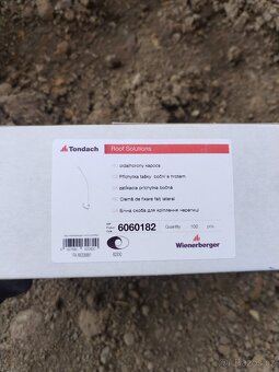 Tondach příchytka tašky s hrotem - 2