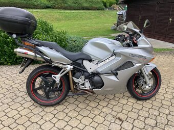 Honda VFR 800 Vteč - 2