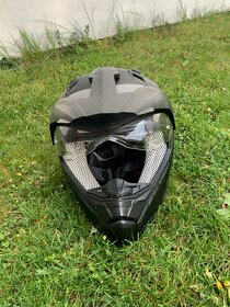 Helma na motorku - 2