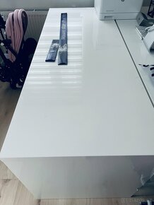 Psací stůl lesklá bílá - 2