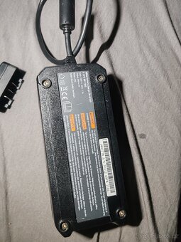 Nabijecka bosch 36v 4Ah - 2