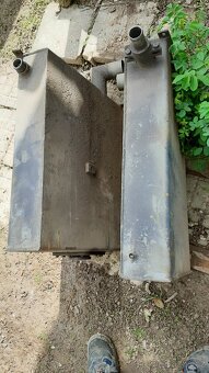 Nakladač HON - Nádrže na olej - 2