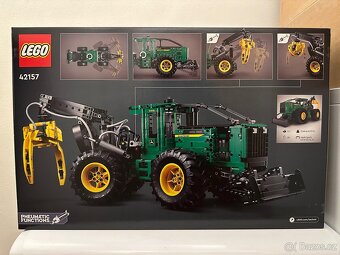 LEGO Technic 42157 Lesní traktor John Deere 948L-II - 2