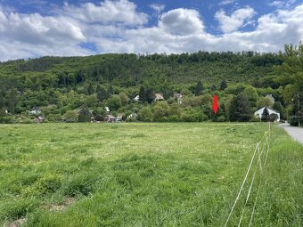Prodej stavebního pozemeku o výměře 883 m2 ve Všenorech - 2