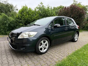 Toyota Auris 1.33i 73kW, ČR, 9/2011, 2.maj. Nové STK - 2
