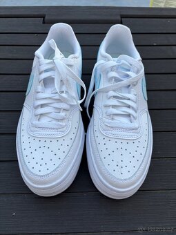 Nike Sneakersy Court Vision Alta 41. - 2