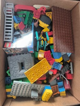 Lego + duplo mix v 10 krabicích od banánu cca 70 kg - 2