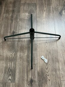 Kovový stojan na vánoční stromek - 2