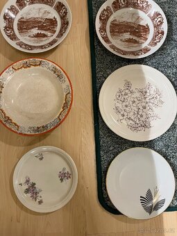 Různé staré talíře na výstavu nebo doplnění setu - 2