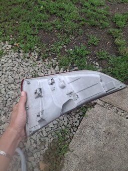 Světlo vnější levé na Superba - 2