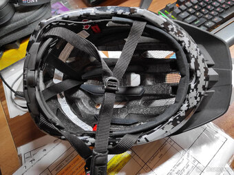 UVEX Quatro pixelcamo olive vel. M - 2