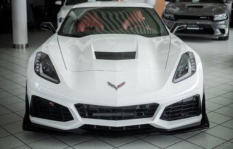 Chevrolet Corvette - 2