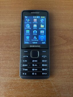Samsung GT-S5610 - 2