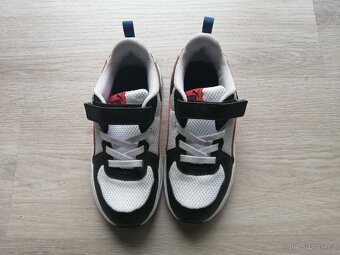 TENISKY A NAZOUVAKY - 2