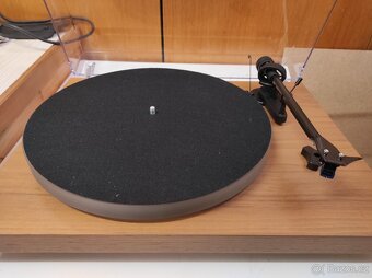 Gramofon PROJECT - CARBON - 2