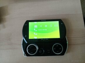 Sony PSP GO - 2