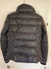Zimní bunda Esprit černá - 2