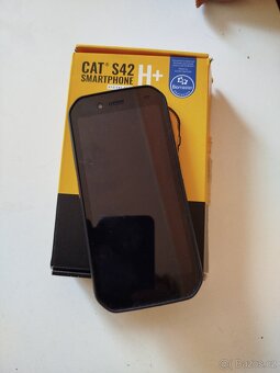 Mobilní telefon Caterpillar - 2
