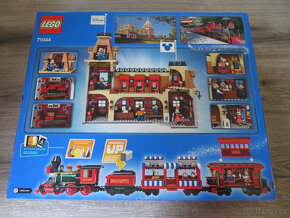 LEGO 71044 Disney Train and Station - 2