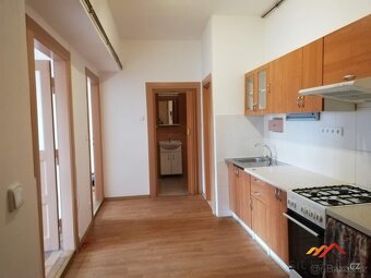 Pronájem 2+kk, 59m2, P7, Holešovice, klidná lokalita, MHD, o - 2