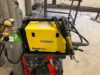 Kowax GeniMig 240DP LCD - 2