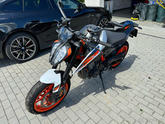 KTM 890R DUKE – TOP STAV najeto pouze 1 750 km - 2
