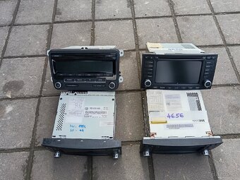 Rádia VW T5 originál včetně pinu - 2