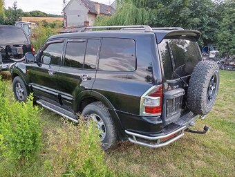 Mitsubishi Pajero - 2