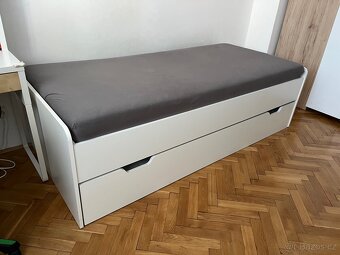 Postel s výsuvným lůžkem - 2
