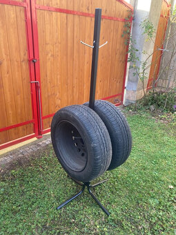 Stojanový držák pneumatik - 2