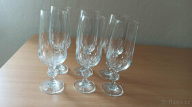 prodám užší sklenice na víno s dekorem - 6 ks - 2