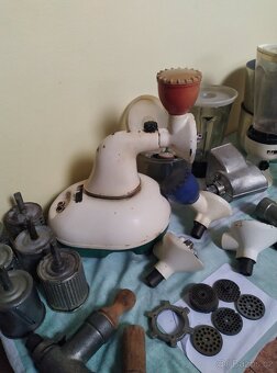 Kuchyňský robot - 2