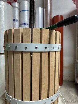 Ruční lis na ovoce, dřevěný kvalitní, pc 3000 - 2