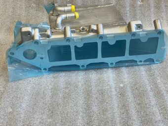 04L129711AC (L , R) Sací potrubí - 2