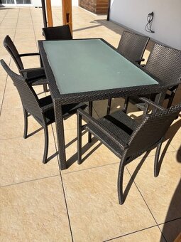 Kvalitní ratanový jídelní set - 2