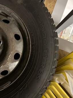 Prodám sadu zimních kol Nokian 225/75 R16 C - 2