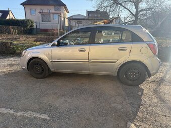 Kia Rio - 2