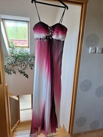 Růžovobílé plesové šaty - 2