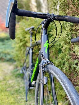 Karbonové silniční kolo Specialized Roubaix - 2