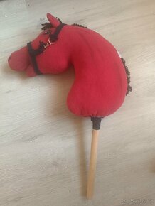 Hobby horse_rezavá barva - 2
