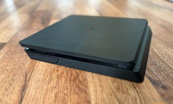 Playstation 4 Slim (CUH-2016B) 1TB černá - 2