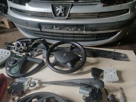 Peugeot 807 2.2 Hdi rok 2002 - 2