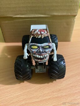 Monster Jam Zombie truck - 2