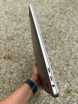 MacBook Pro 15” 2018, mouse, keyboard, sequoia - 2