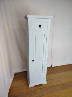 Skříňka k renovaci - 2