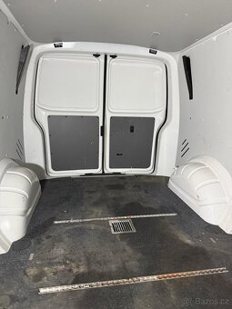 Prodám podlahu pro VW Transporter T5/T6 dlouhá verzi - 2