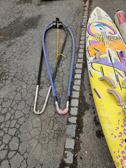 Windsurfing 3x plachta 2 x rahno, 3x ploutev - 2
