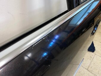 Levé zadní dveře černá metalíza LR9V VW Phaeton 3D r.v. 2010 - 2