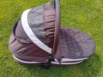 Kočárek, autosedačka - 2